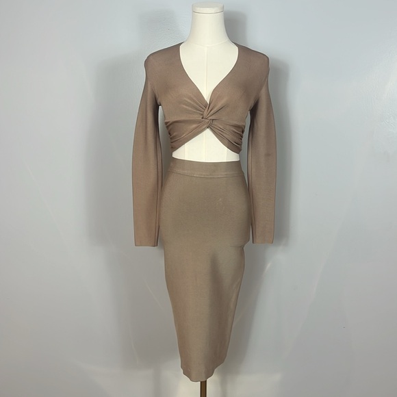 House of CB Giannelli Bandage Skirt and Matching Top - Picture 5 of 17